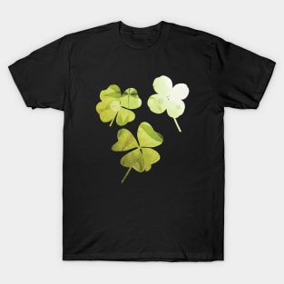 St Patrick's day - Irish - Ireland - green shamrocks with texture - gift T-Shirt